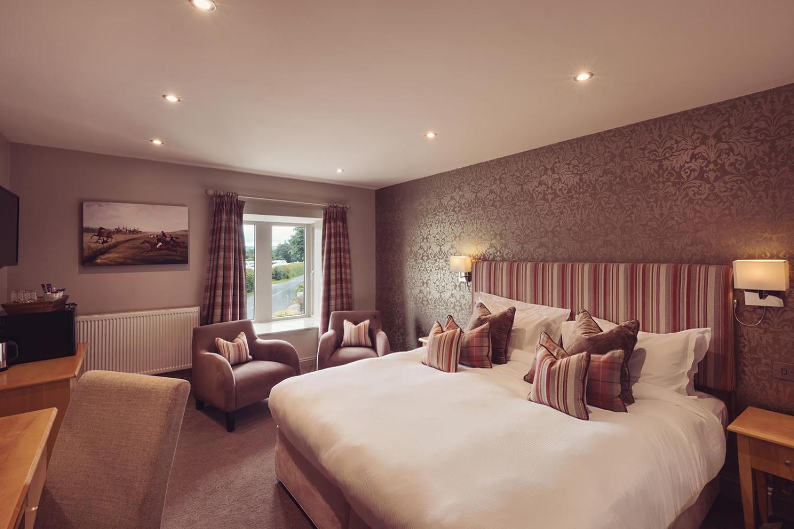 Longlands Inn & Cottages Carnforth Exterior photo A bedroom at the hotel