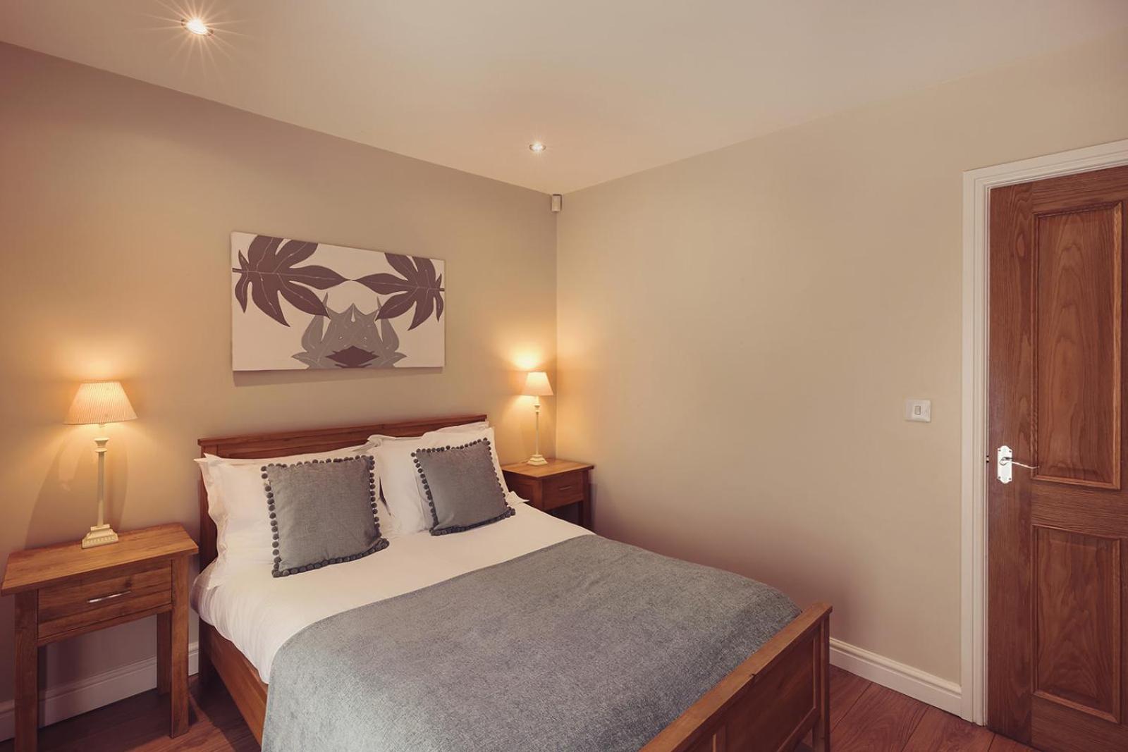 Longlands Inn & Cottages Carnforth Exterior photo A bedroom at the hotel