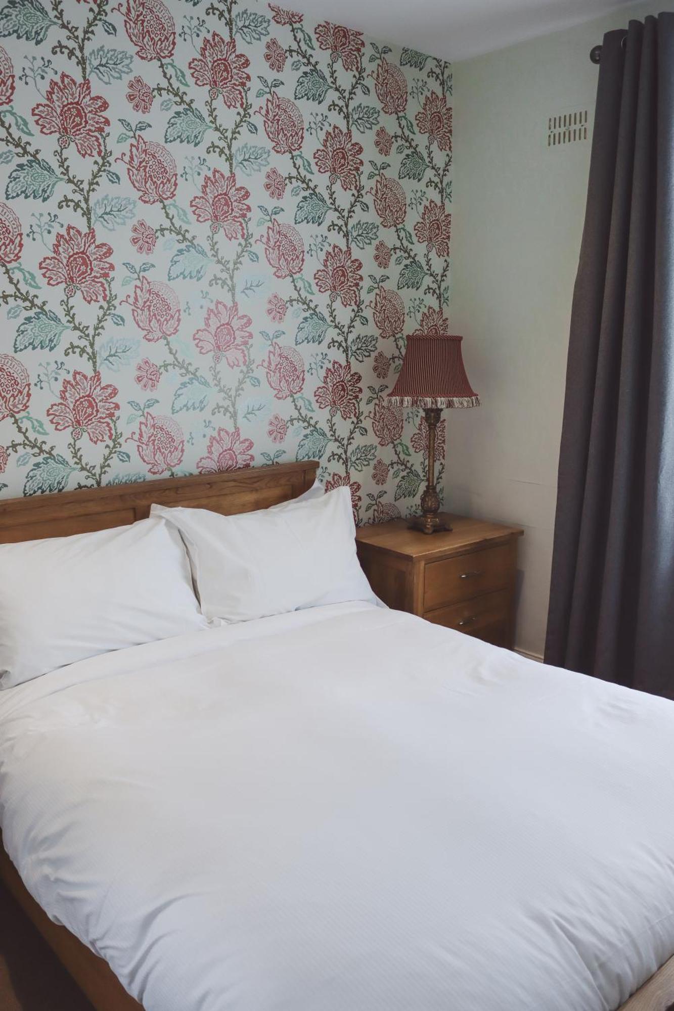 Longlands Inn & Cottages Carnforth Exterior photo A bedroom at the hotel